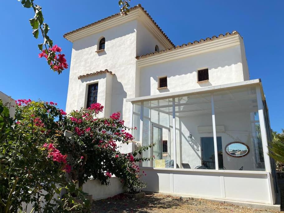 Castle Tower Ground Floor Apartment In Rural Holiday Park 'Cezanne' Tolox Exterior foto