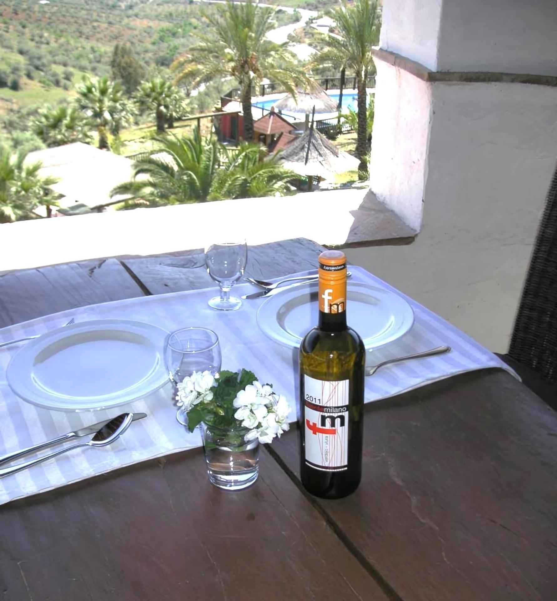 Castle Tower Ground Floor Apartment In Rural Holiday Park 'Cezanne' Tolox Exterior foto