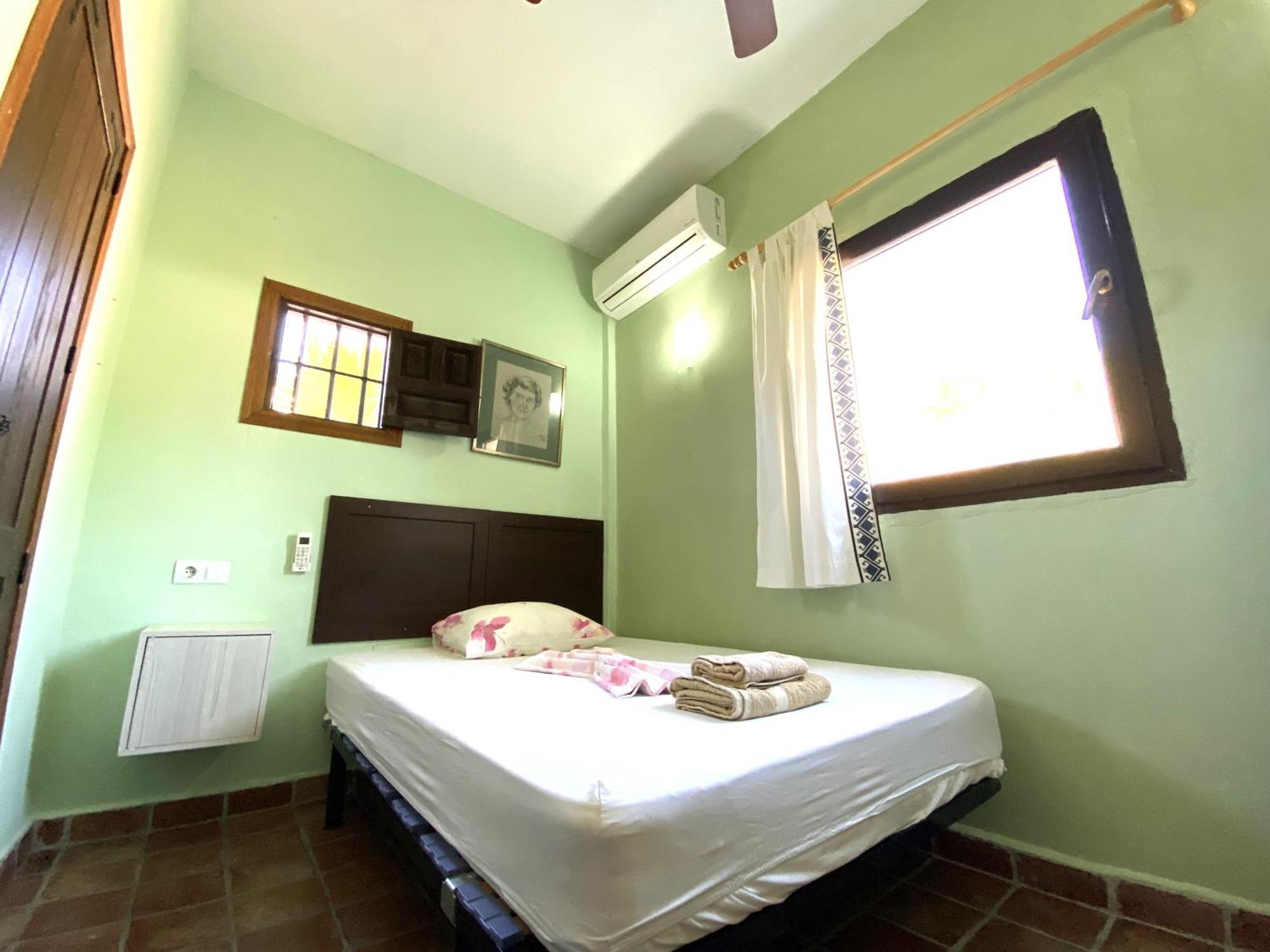 Castle Tower Ground Floor Apartment In Rural Holiday Park 'Cezanne' Tolox Exterior foto