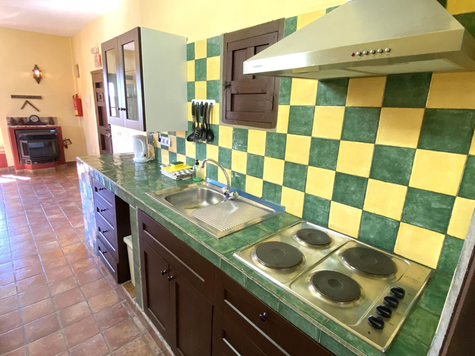 Castle Tower Ground Floor Apartment In Rural Holiday Park 'Cezanne' Tolox Exterior foto