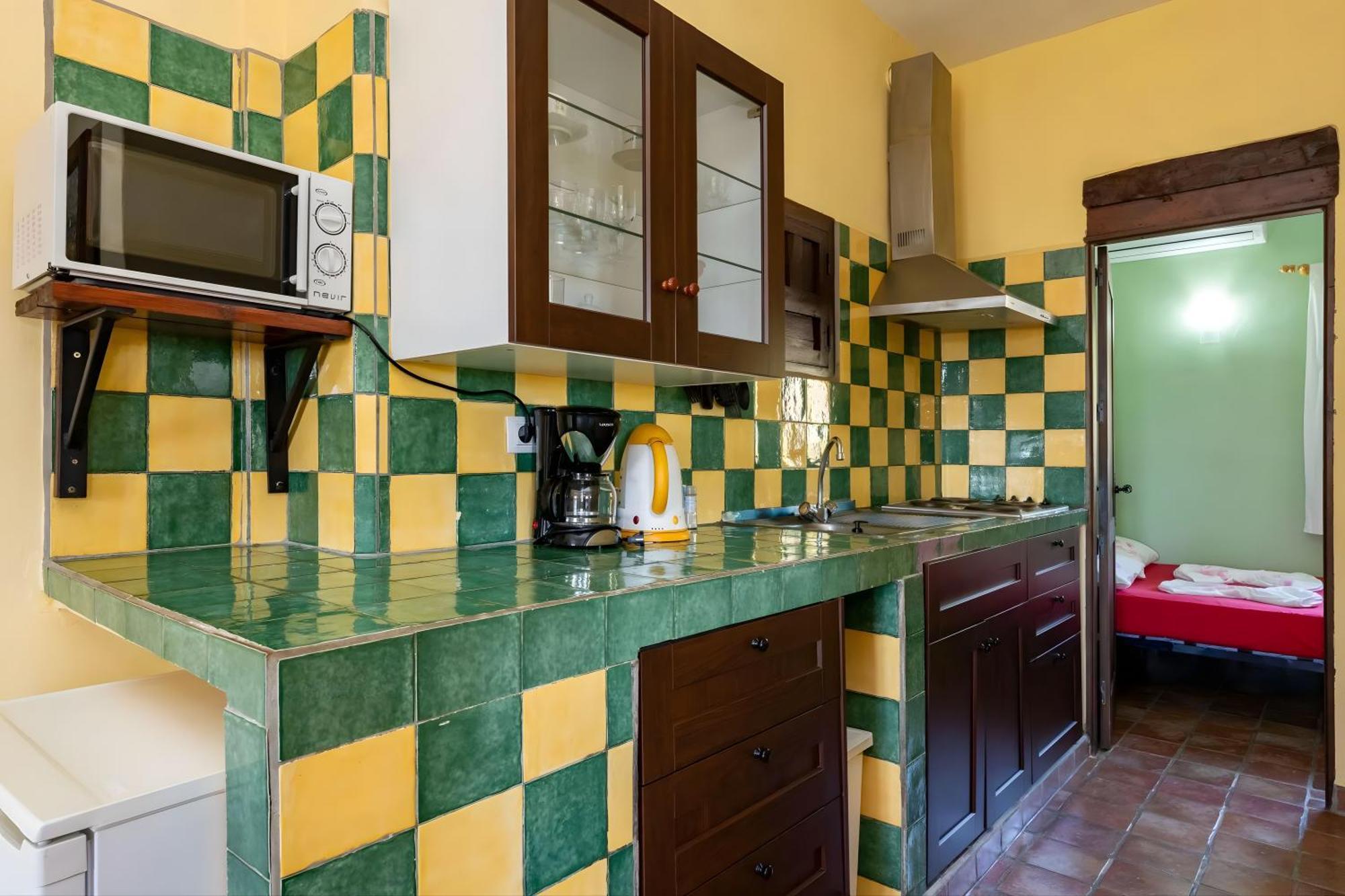 Castle Tower Ground Floor Apartment In Rural Holiday Park 'Cezanne' Tolox Exterior foto